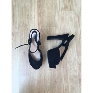 Size 7.5 black velvety high block heels